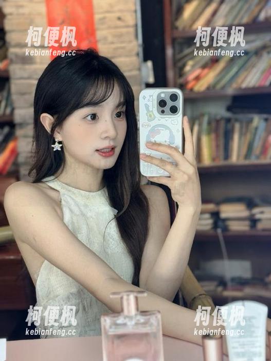 51吃瓜中心 热门资讯合集,女生快来51吃瓜中心收藏吧