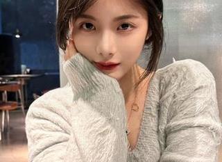 下载黑料女神攻略App，和少女一起快乐分享爆笑黑料！
